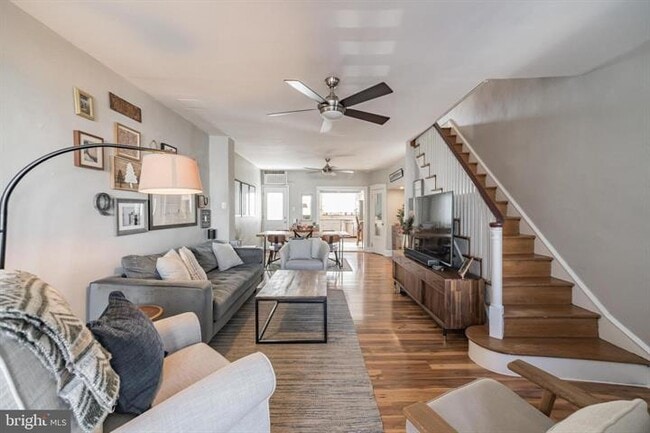 Entry / Living - 657 Gerhard St Townhome