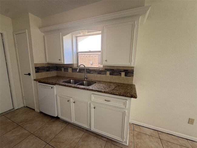 Foto del edificio - 4223 Steep Rock Dr