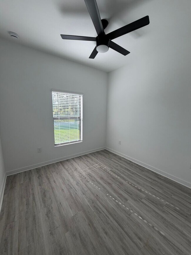 Foto del edificio - 2210 Wayne Ave S