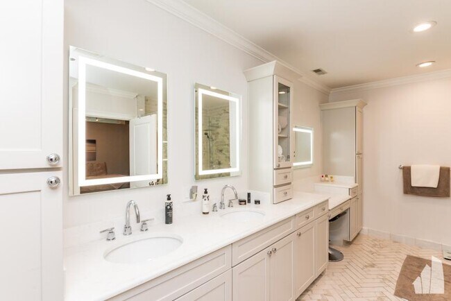 Foto del edificio - 2 bedroom in Chicago IL 60607