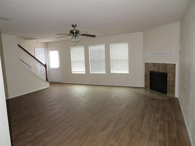Foto del edificio - 5042 Blue Spruce Hill St