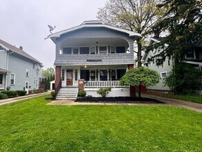 Building Photo - 2121 Carabel Ave