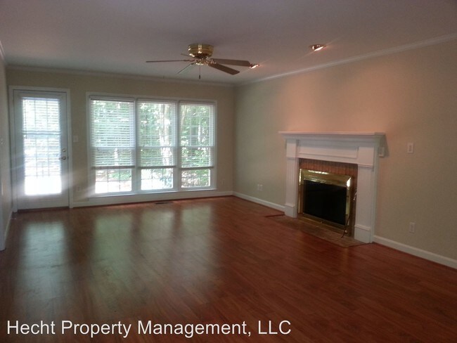 Foto del edificio - 3 br, 2.5 bath House - 2819 Lakeshore Rd. S