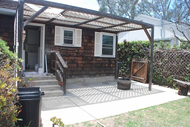 backyard patio for your bbq's - 1636 Greenwood Ave
