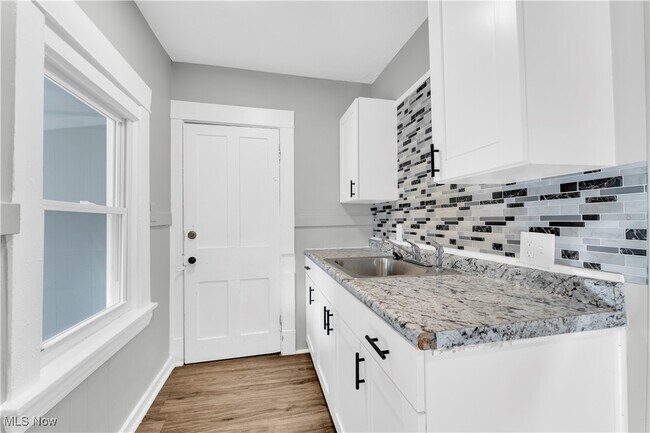 Foto del edificio - 3118 W 30th St