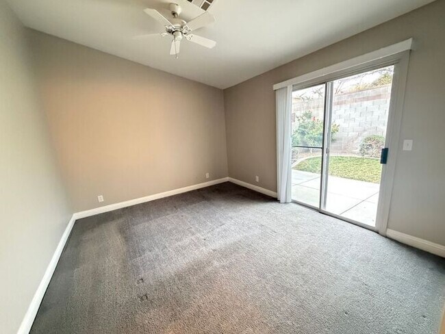 Foto del edificio - To schedule a viewing, call Wally Fellman at 702-493-9787