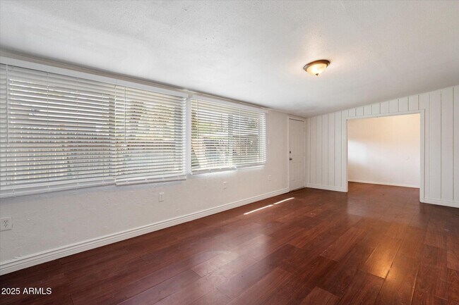 Foto del edificio - 2609 W Morten Ave