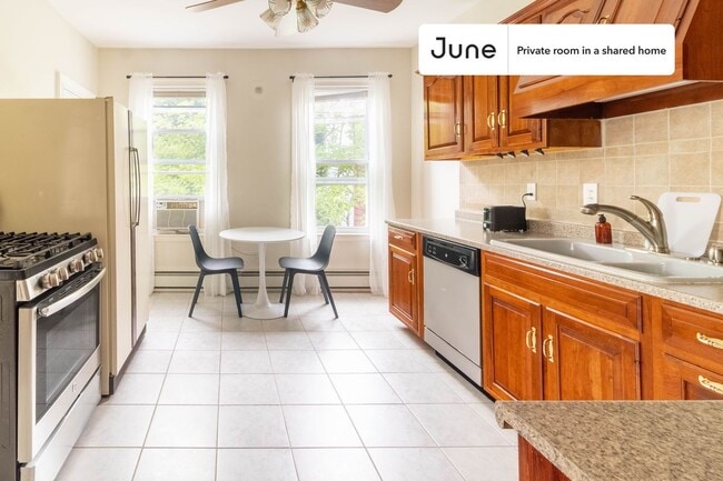 Building Photo - Room in Shared 3 bed/1 bath home in Central Square (Cambridge)
