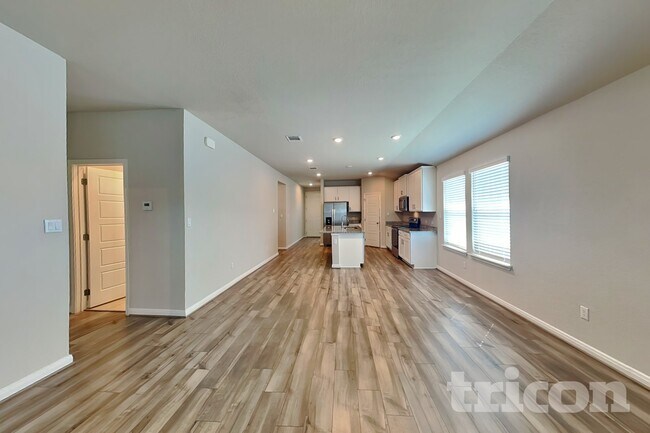 Building Photo - 5519 Shasta Pl