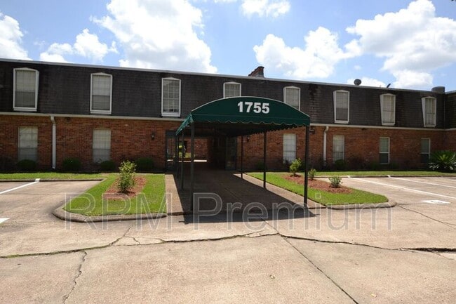 Photo - 1755 College Dr Apartment