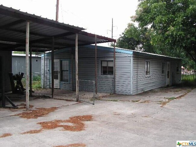 Building Photo - 1910 FM 2673 (SHOP)