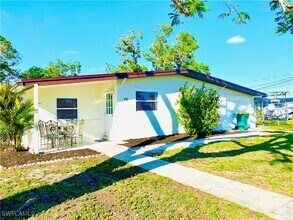 Building Photo - 441 Sharon Cir