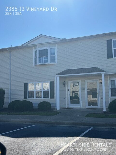 Primary Photo - 2385 Vineyard Dr