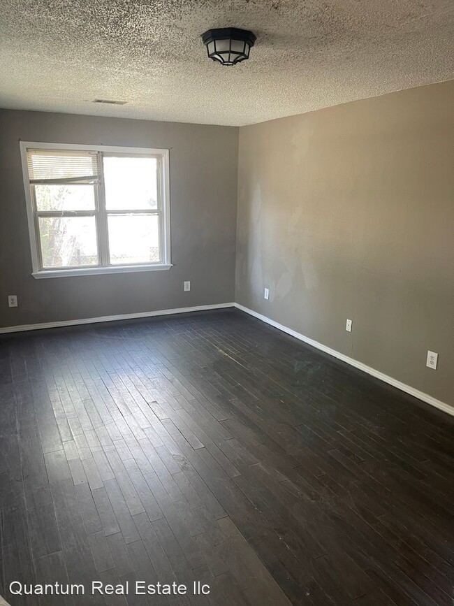 Building Photo - 3 br, 2 bath House - 222 E. MAIN STREET