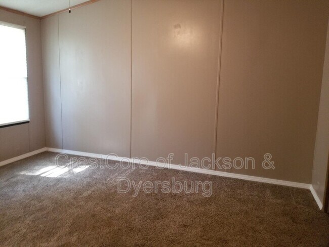 Building Photo - 3956 Christmasville Rd