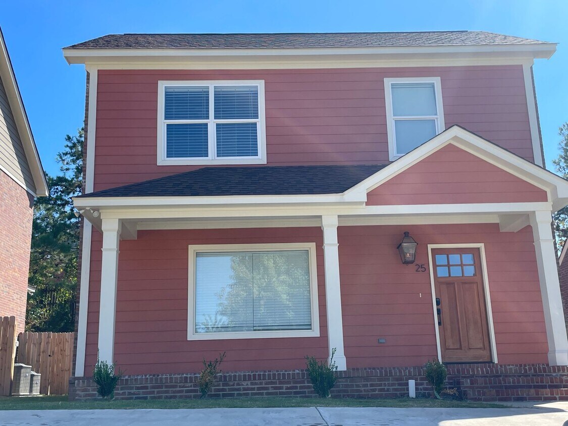 Primary Photo - 3BR/3.5 BA For Rent