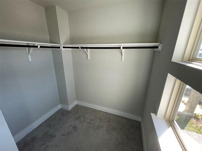 Building Photo - 8412 Cottage Rose Dr