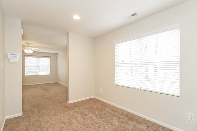 Building Photo - 3720 Cheshire Woods Dr