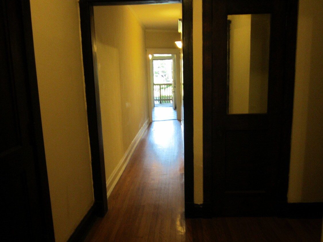 Foto principal - 4641 N Malden St