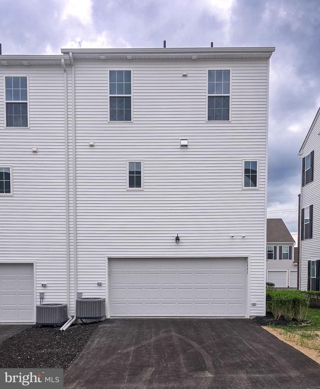 Building Photo - 3097 Herr St