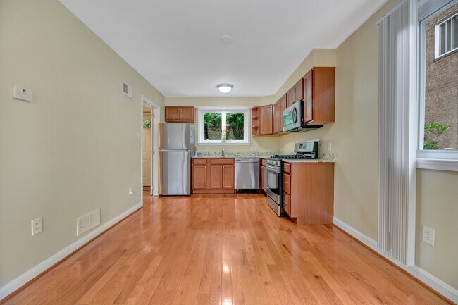 Building Photo - 9017 Manchester Rd