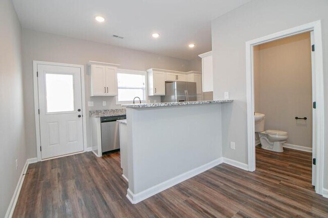 Foto del edificio - 1115-E4 Hillwood Drive