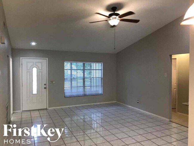 Foto del edificio - 6811 S Sheridan Rd