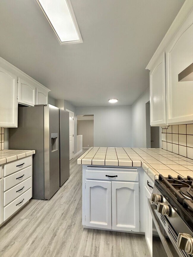 Foto del edificio - Newly Renovated 5 Bed/3 Bath Home in Alum Rock District - Large Lot!