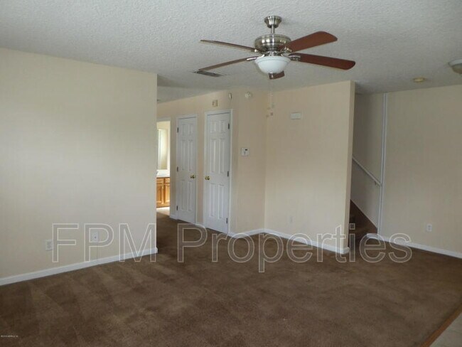 Foto del edificio - 1017 Crestwood St