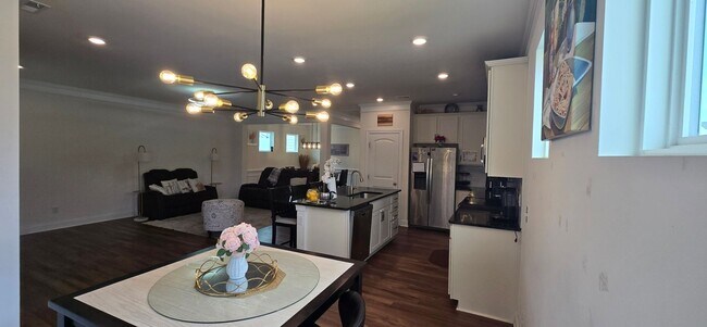 Building Photo - Spacious 3BR House in Benson