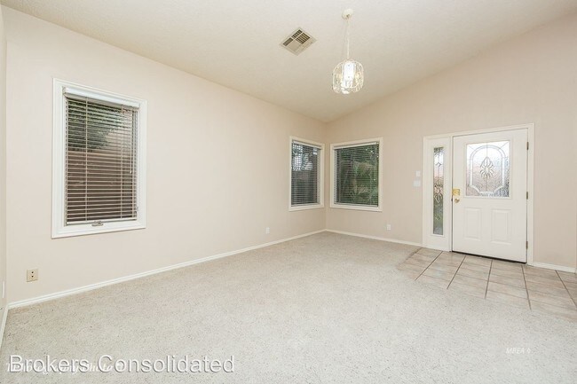 Building Photo - 2 br, 2 bath House - 705 Pinnacle Court