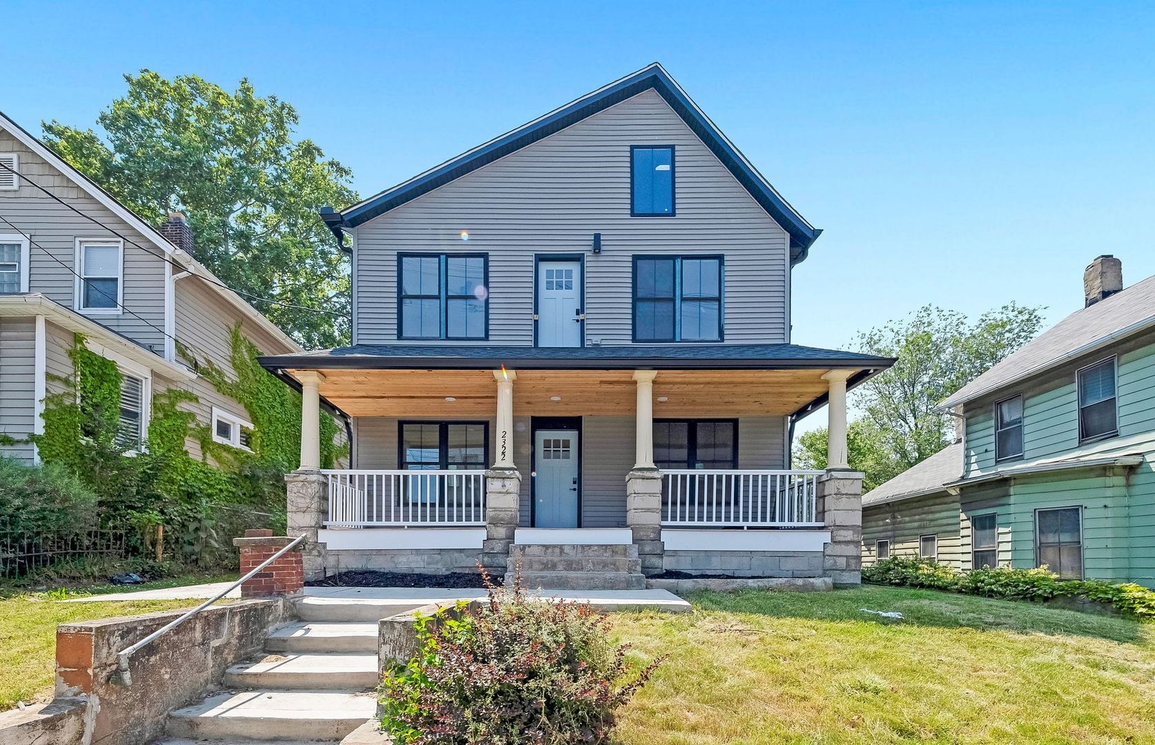 2322 Scranton Rd Cleveland, OH 44113 – photo 1