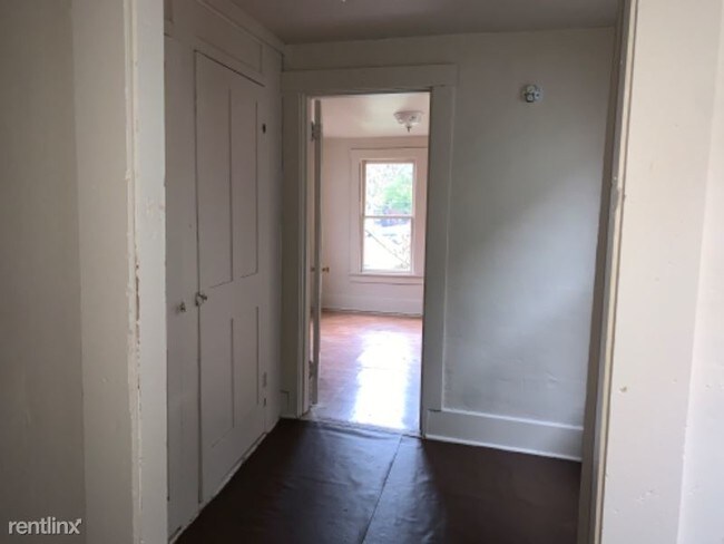 Building Photo - 405 3rd St