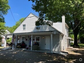 Building Photo - 718 Rainbow Ave
