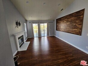 Building Photo - 290 Ridgeton Ln