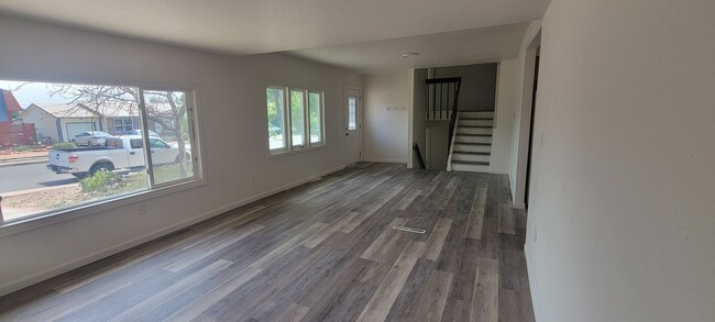 Building Photo - 4 Bedroom 1.5 Bath
