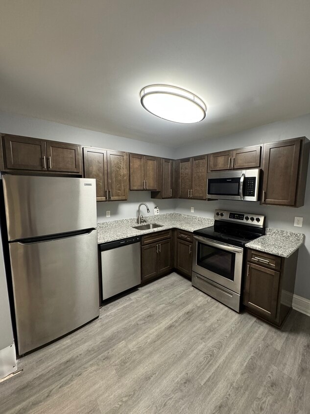 T3 Kitchen - 10-16 E Chase St