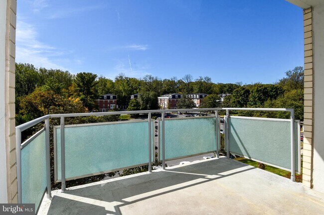 Building Photo - 10201 Grosvenor Pl
