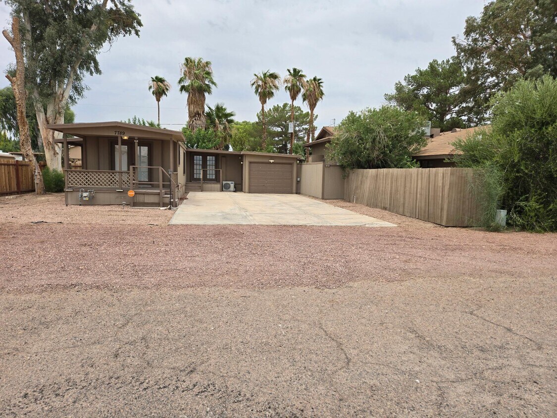 Foto principal - 7789 Mockingbird Dr