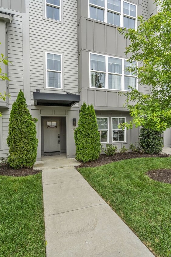 4 Bed for Rent in Edison Park- The Nations! - 4 Bed for Rent in Edison Park- The Nations!