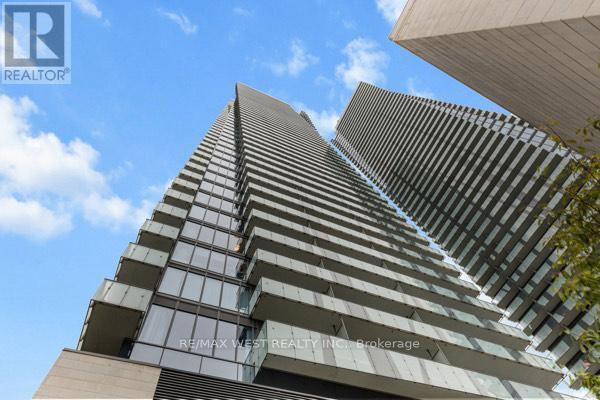 Building Photo - 65 St Mary St