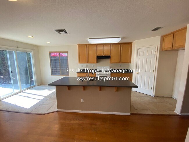Building Photo - 4 br, 3 bath House - 1772 Tatiana St