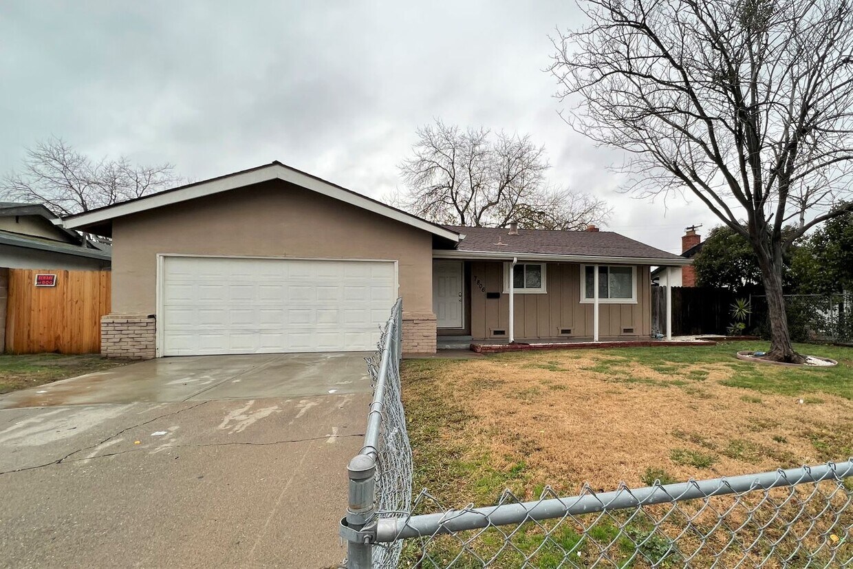 Primary Photo - 7806 Detroit Blvd