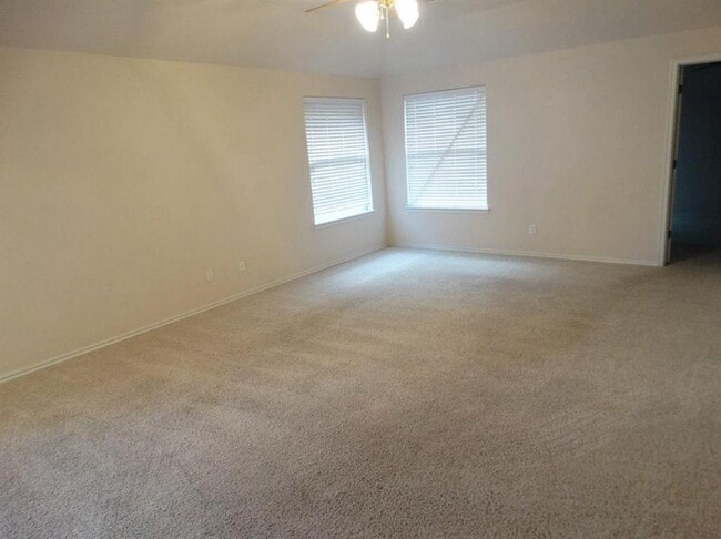 Building Photo - 3813 Southwind Ave