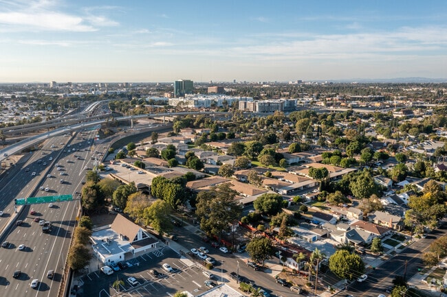 Aerial Photo - 636 W Main St
