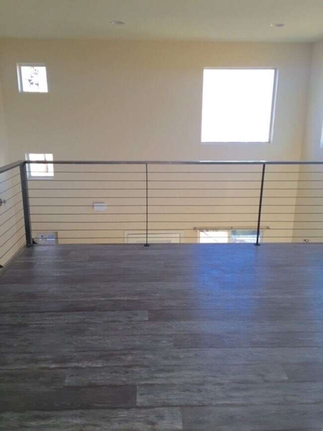 Foto del edificio - Gorgeous 2 Story Ultra-Sleek 1BD+Loft/1.5 Bath!