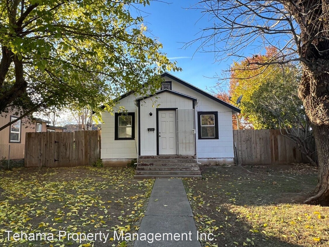 2 br, 1 bath House 1315 2nd St House Rental in Red Bluff, CA