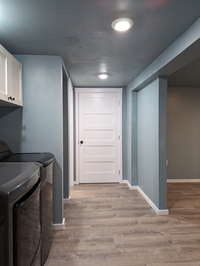 Foto del edificio - 747 NE Holland St