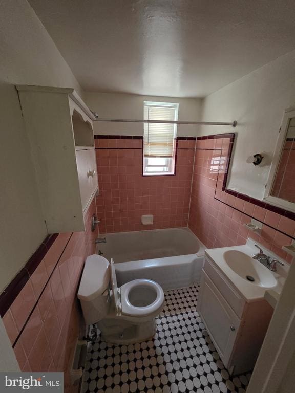 Building Photo - 6327 Eastwood St