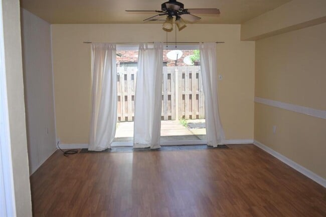 Building Photo - 2530 E North St #1B